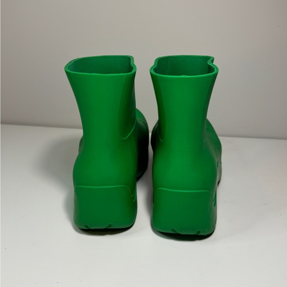 Bottega Veneta Puddle Boots in Green - Picture 9 of 9